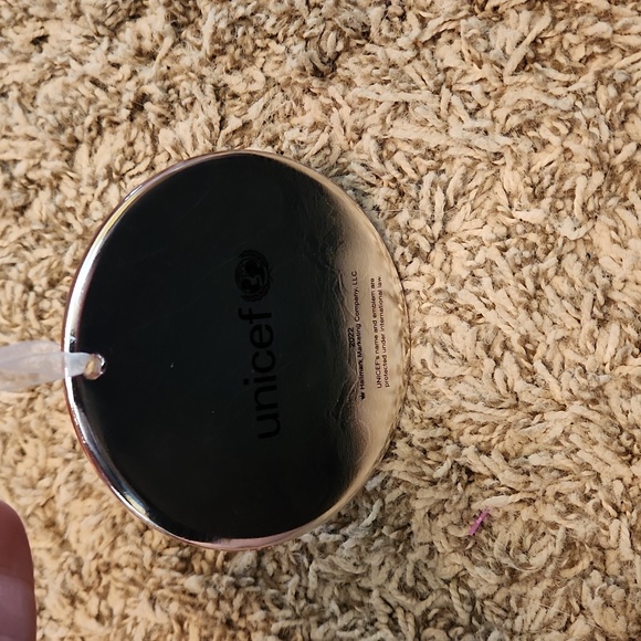 Hallmark Keepsake 2022 Ornament Unicef  - Joy to the Whole Wide World - Picture 6 of 6